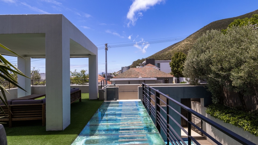 5 Bedroom Property for Sale in Fresnaye Western Cape